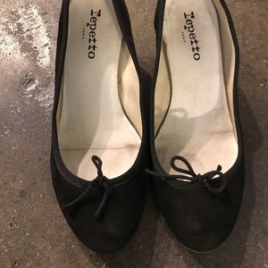 SOLD - Repetto black kitten heels